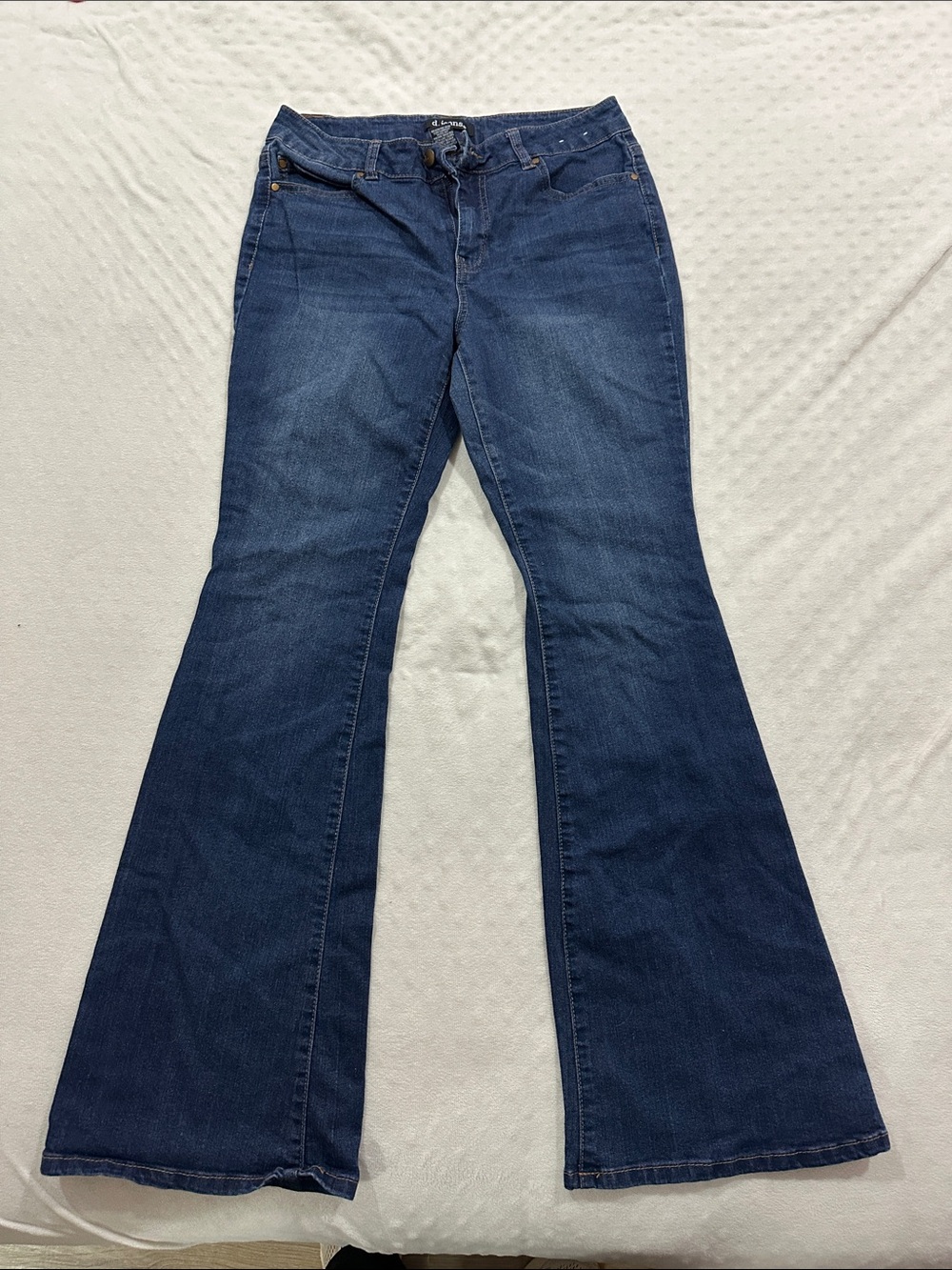 Women’s Dark Blue Flared Jeans Size 6